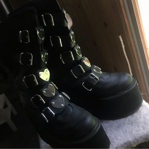 Demonia heart boots
